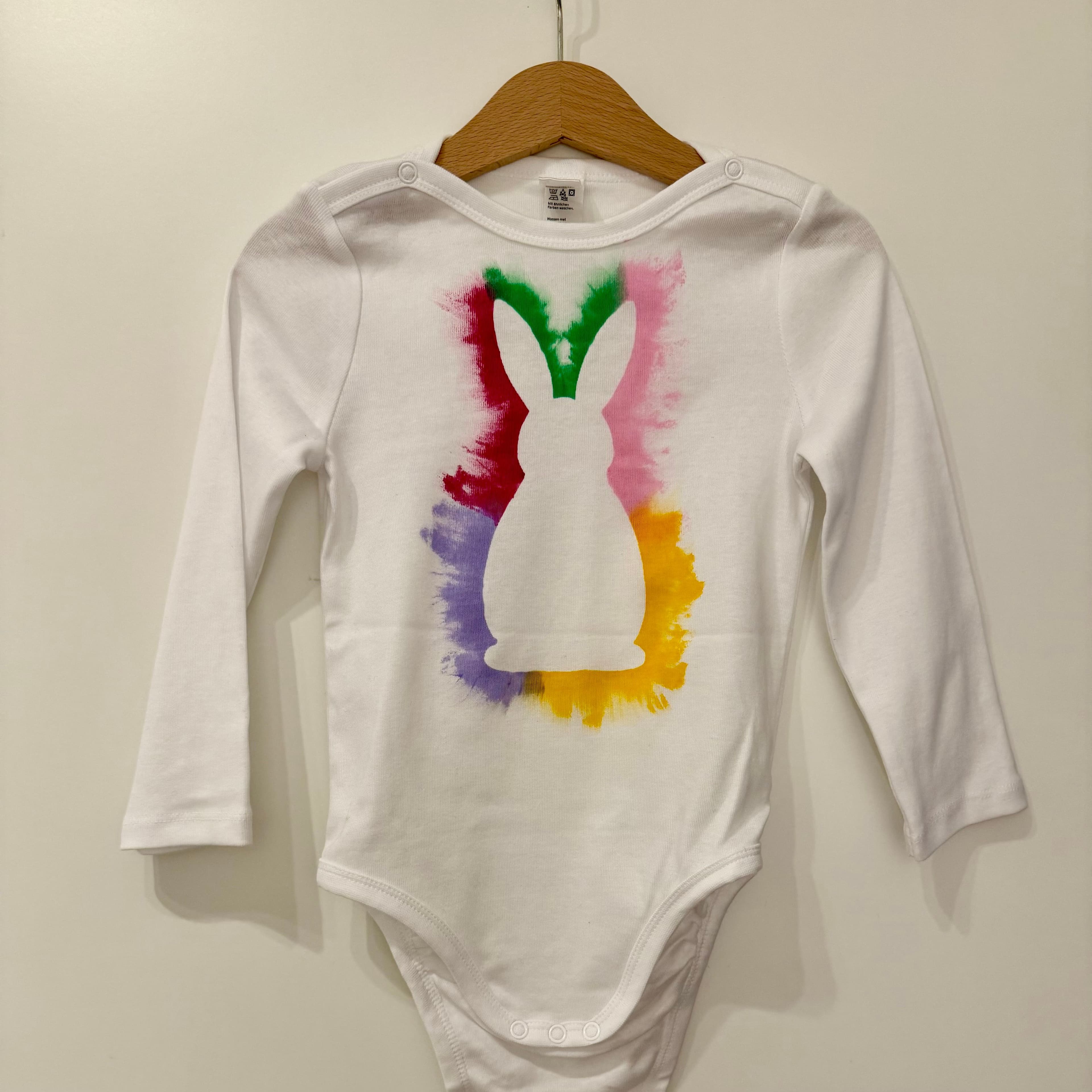 Artikelbild Osteroutfit mit Textilfarbe malen