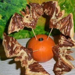 Artikelbild Süße Blätterteig-Fledermäuse backen