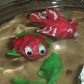 Artikelbild Schwimmende Knetefische basteln