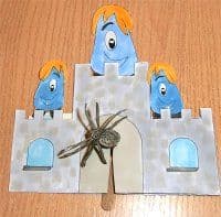 Monsterschloss mit drei Monstern