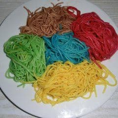 Artikelbild Bunte Spaghetti zubereiten